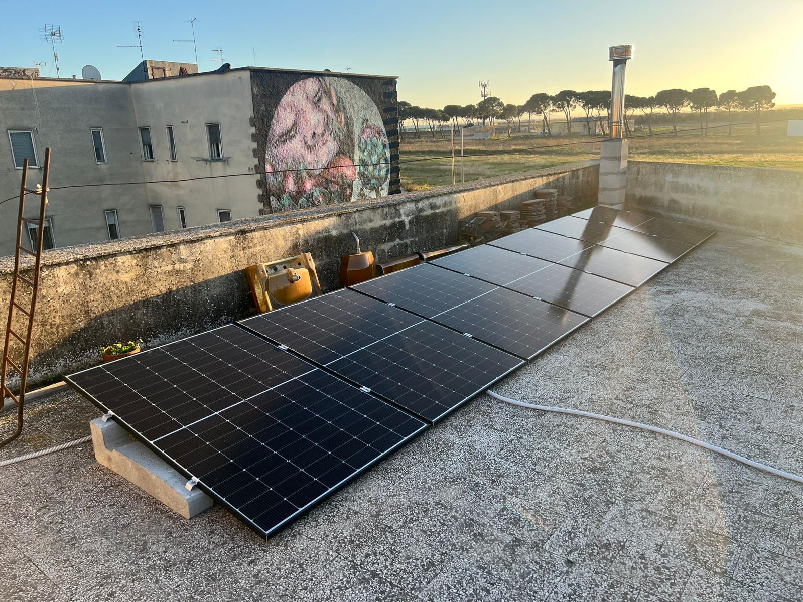 Impianto fotovoltaico residenziale su tetto piano